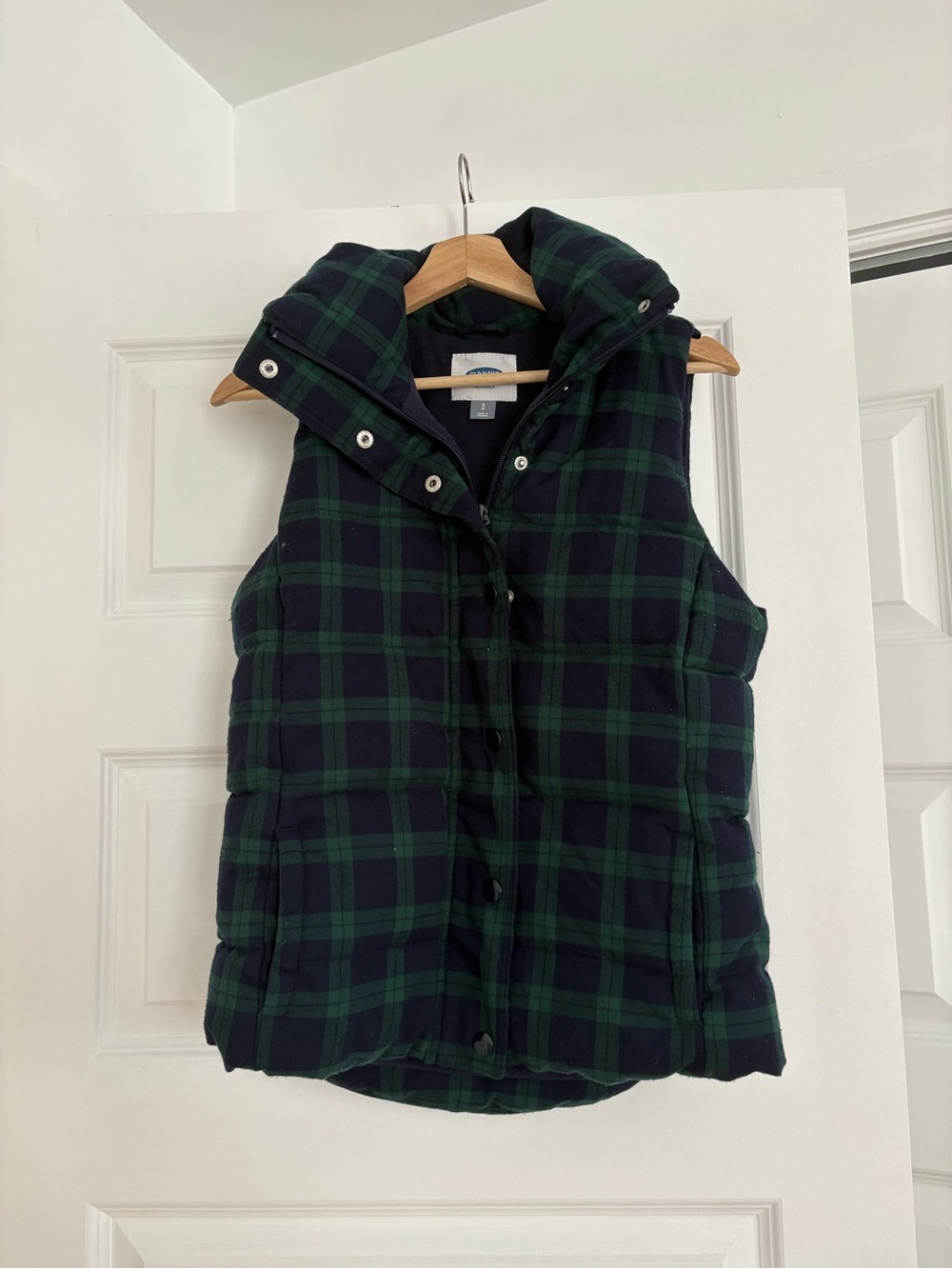 Old Navy Women's Green and Navy Plaid Puffer Vest